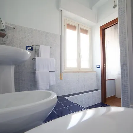 In Oda ve Kahvaltı 3*